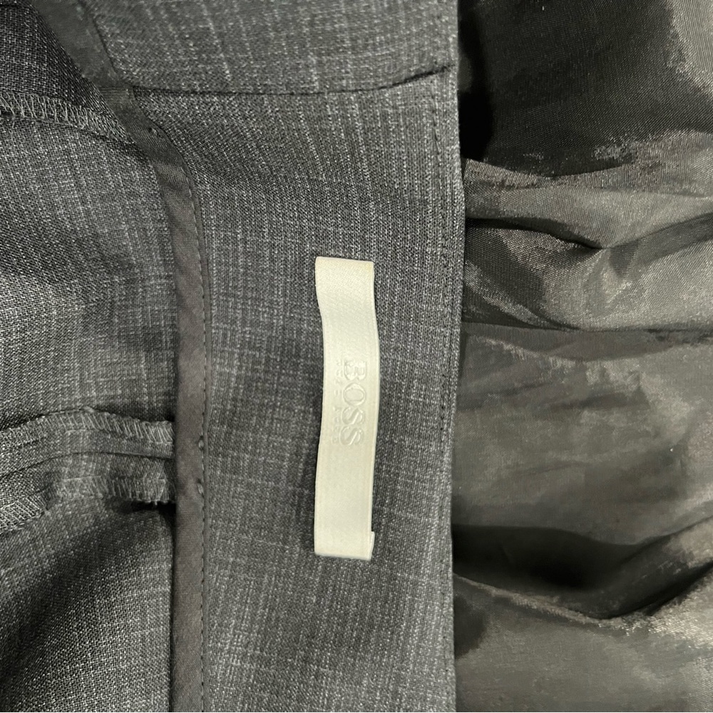 Hugo Boss suit 0-2 - Picture 11 of 11